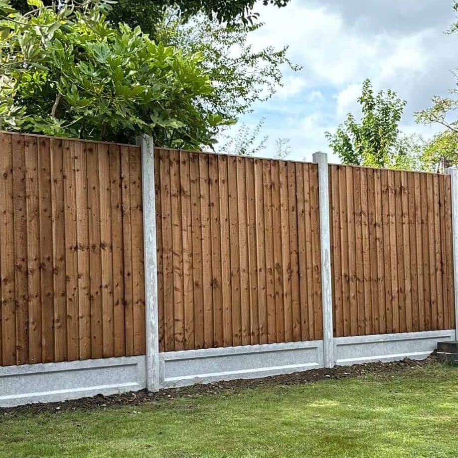 Closeboard featheredge Fence Panel BROWN