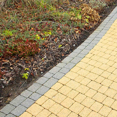 Newgrange 100x100x60mm Cobbles – Buff Granite