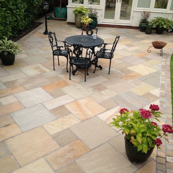 Rippon Buff Natural Sandstone 22mm Calibrated Mixed Size Paving Slab