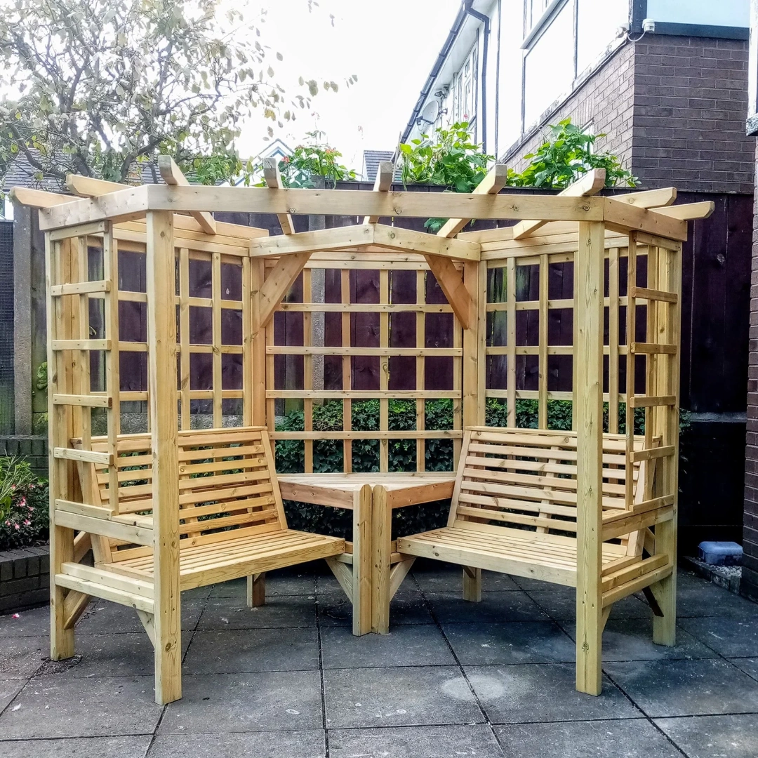 Clementine Corner Arbour